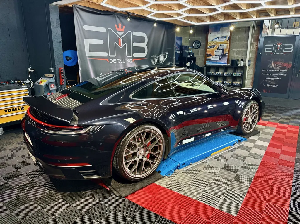 Spécialiste du traitement céramique et de la protection carrosserie sur Porsche à Vaugneray proche Mornant 