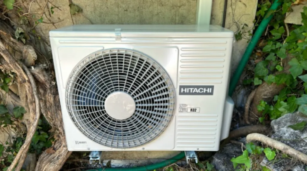 Pose d'une pompe à chaleur air-eau à partir de 10 990€ avec Provence Energie Solaire Services à La Ciotat