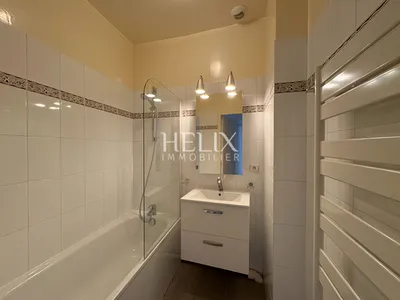 A louer à Saint Germain en Laye, un bel appartement en duplex 1er et 2 ème étage d'un immeuble bien entretenu.