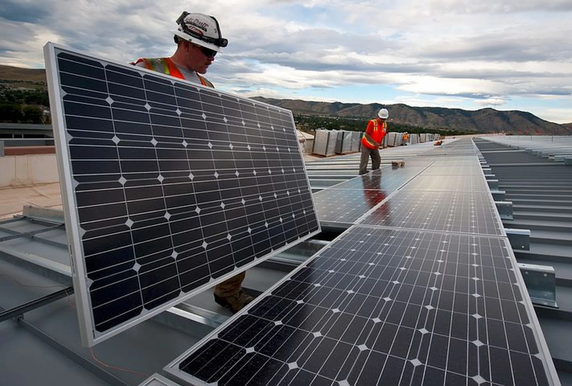 Pose de batteries de stockage pour panneaux solaires à Salon-de-Provence