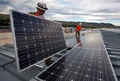 Pose de batteries de stockage pour panneaux solaires à Salon-de-Provence