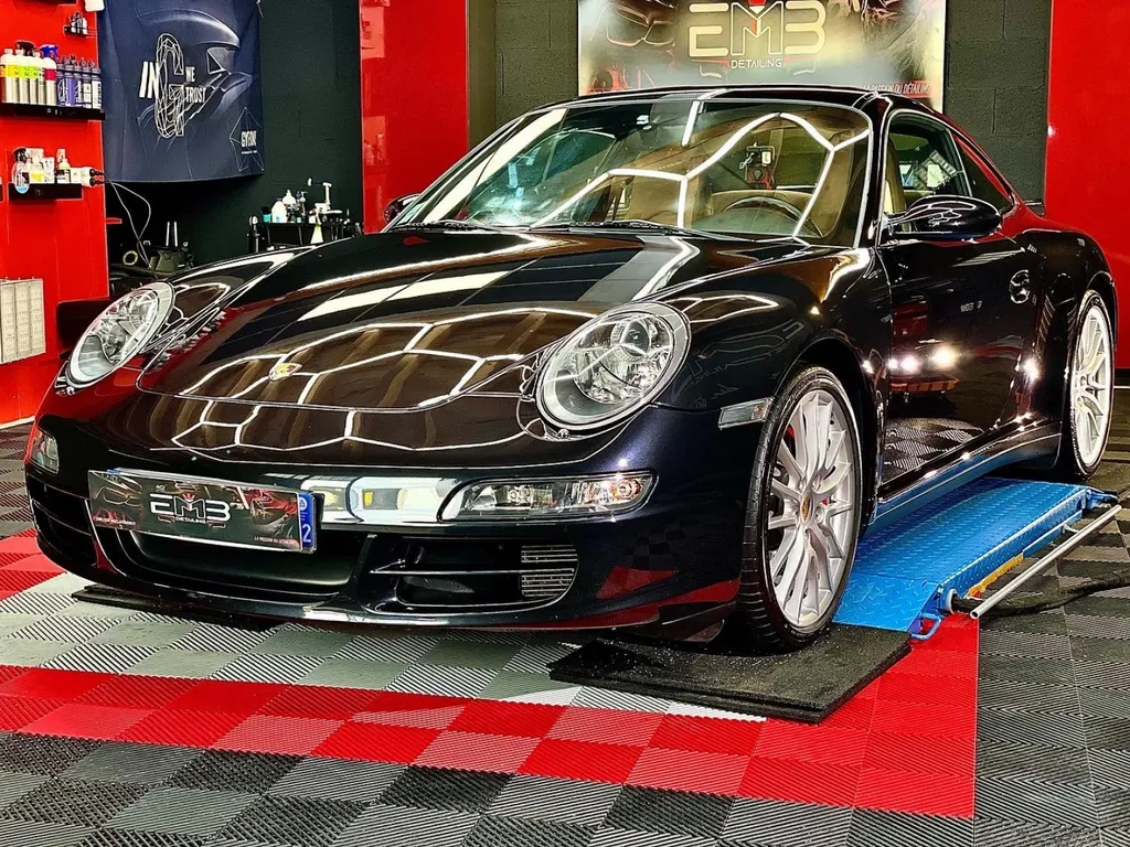 Protection carrosserie Porsche ouest lyonnais traitement céramique Porsche 