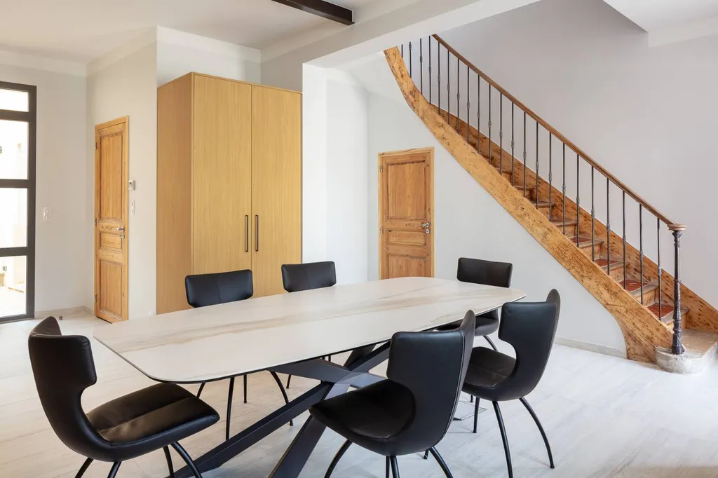 salle de réunion au rez-de-chaussée 13300 Salon-de-Provence