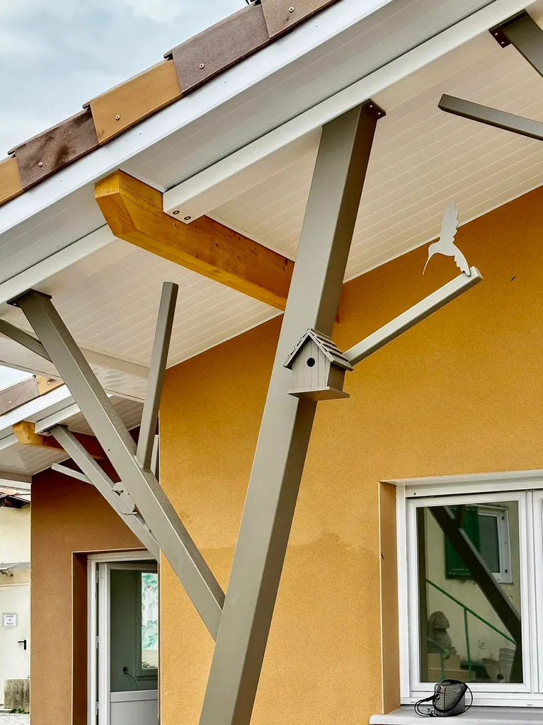 Portiques métalliques et garde-corps sur mesure pour la SPA de Lavilledieu, une réalisation Willy Menuiserie près d’Aubenas