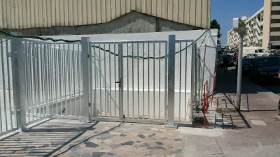 BARRIERES METALLIQUES GALVANISEES REALISEES SUR MESURE DANS NOS ATELIERS DE MARTIGUES