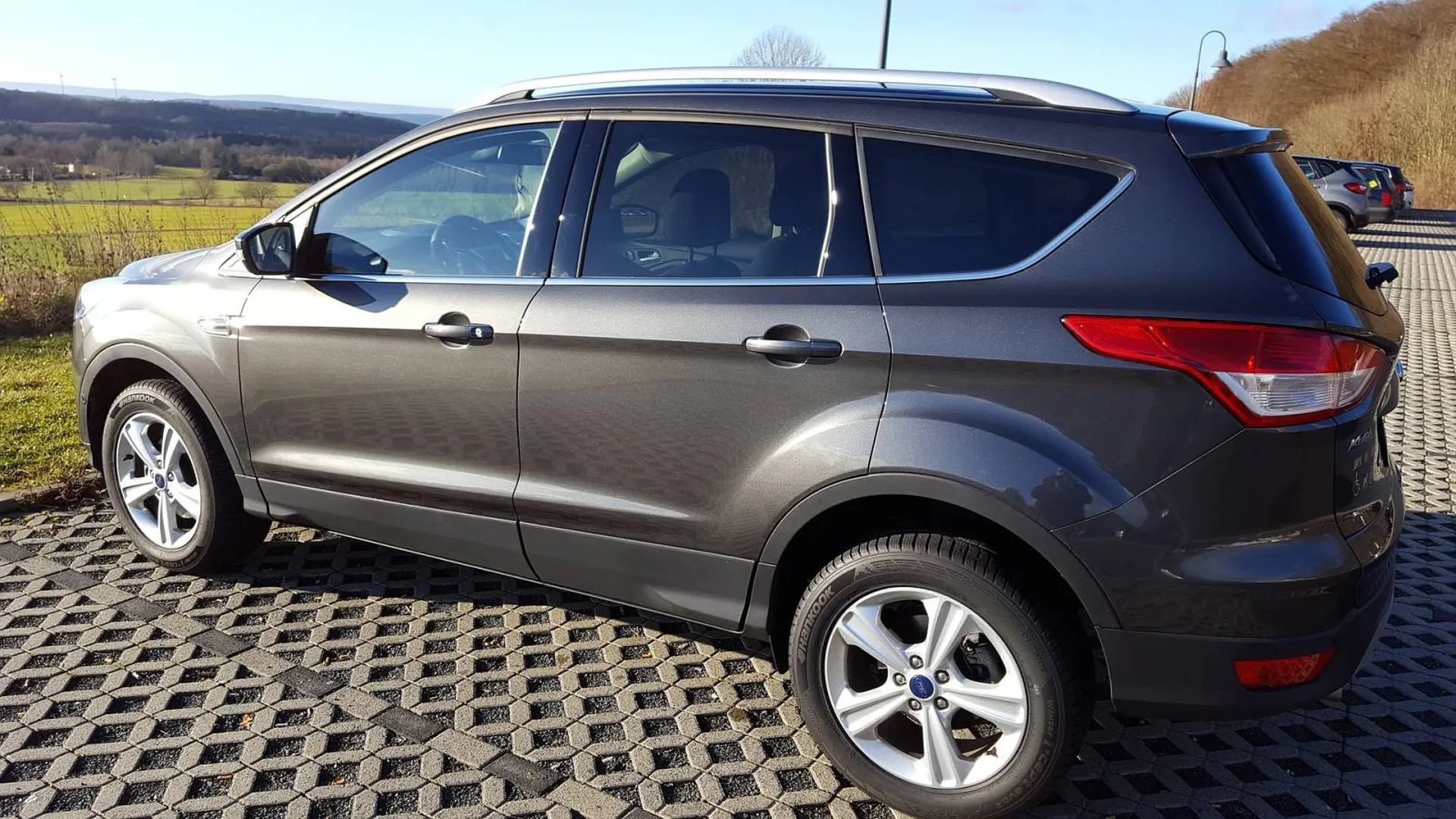 Carrosserie avec franchise offerte pour remplacement de toit panoramique et redressage du toit à Marseille la Valentine