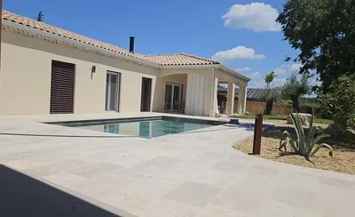 Sol en Pierre Naturelle du Périgord et de Bourgogne : Élégance, Durabilité et Valeur Ajoutée pour Votre Habitat