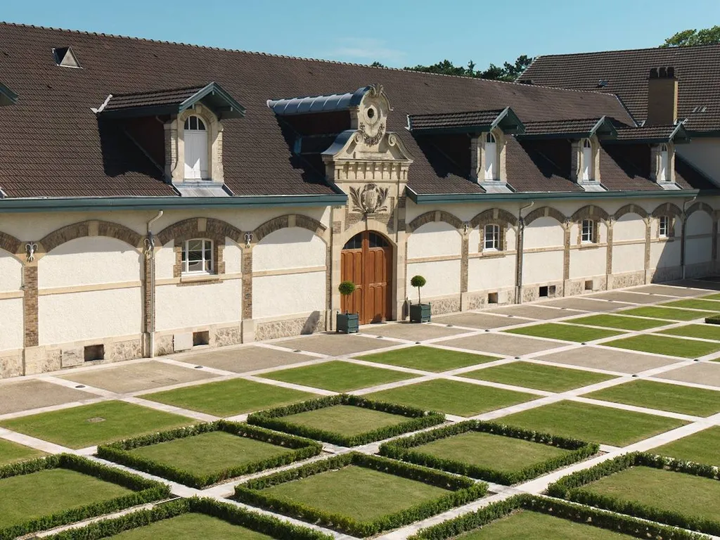 Le Champagne Ruinart est représenté par l'agence Vins d'Eon sur le Rhône et l'Isère