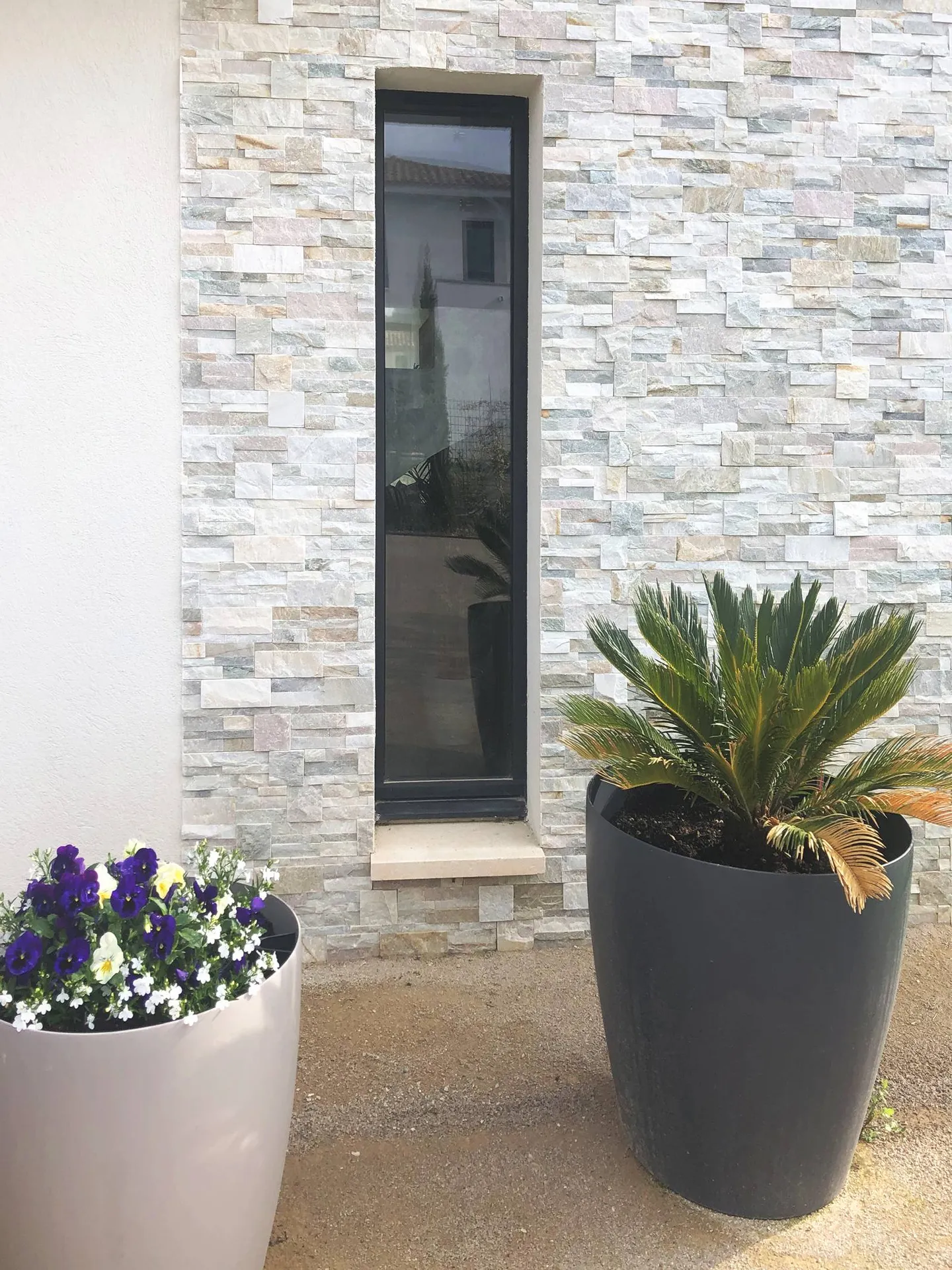 Pose d'un stradip fixe sur la réalisation d'une villa moderne