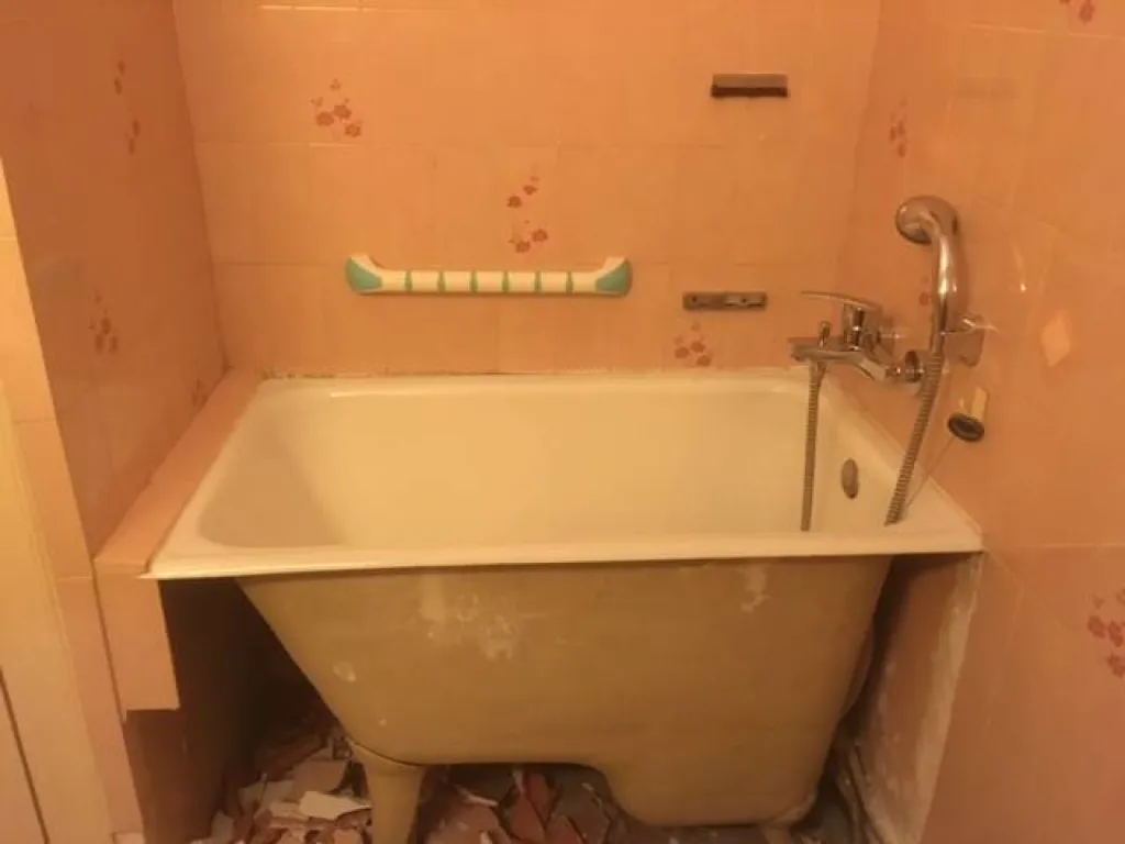 Remplacement d'une baignoire par douche sécurisée pour sénior à Hyères, Var (83)