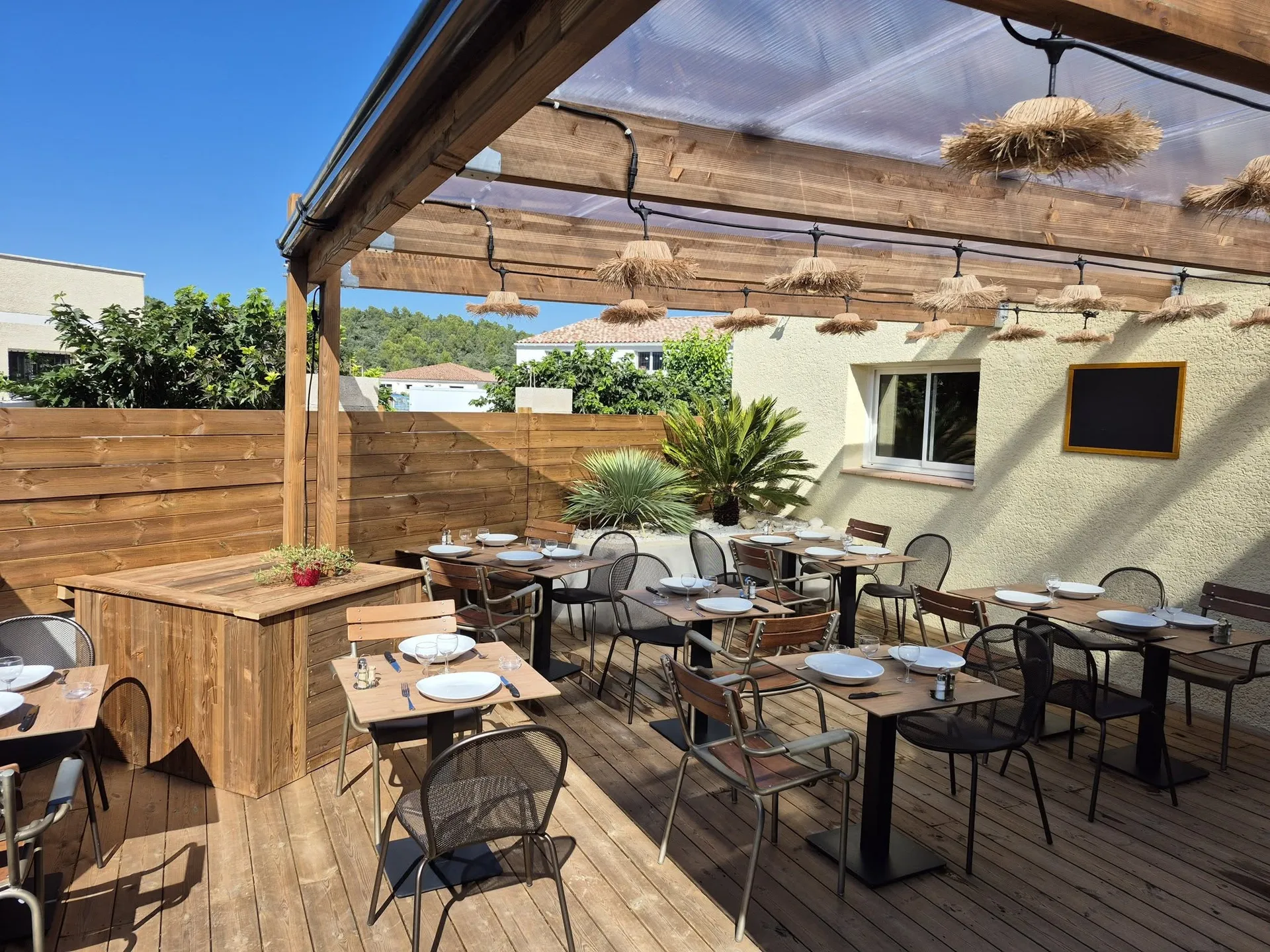 Le Pavillon, restaurant grill viande et poisson à Lauret près du Pic Saint-Loup