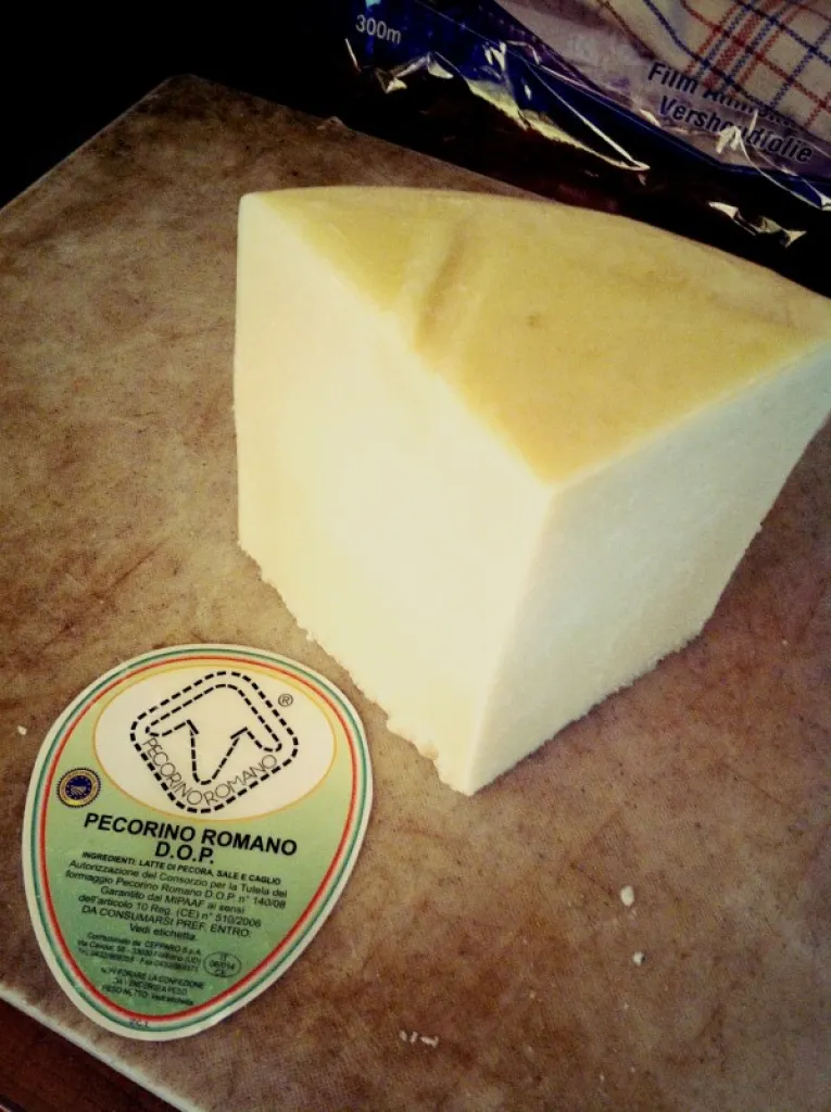 Pecorino Romano à la découpe