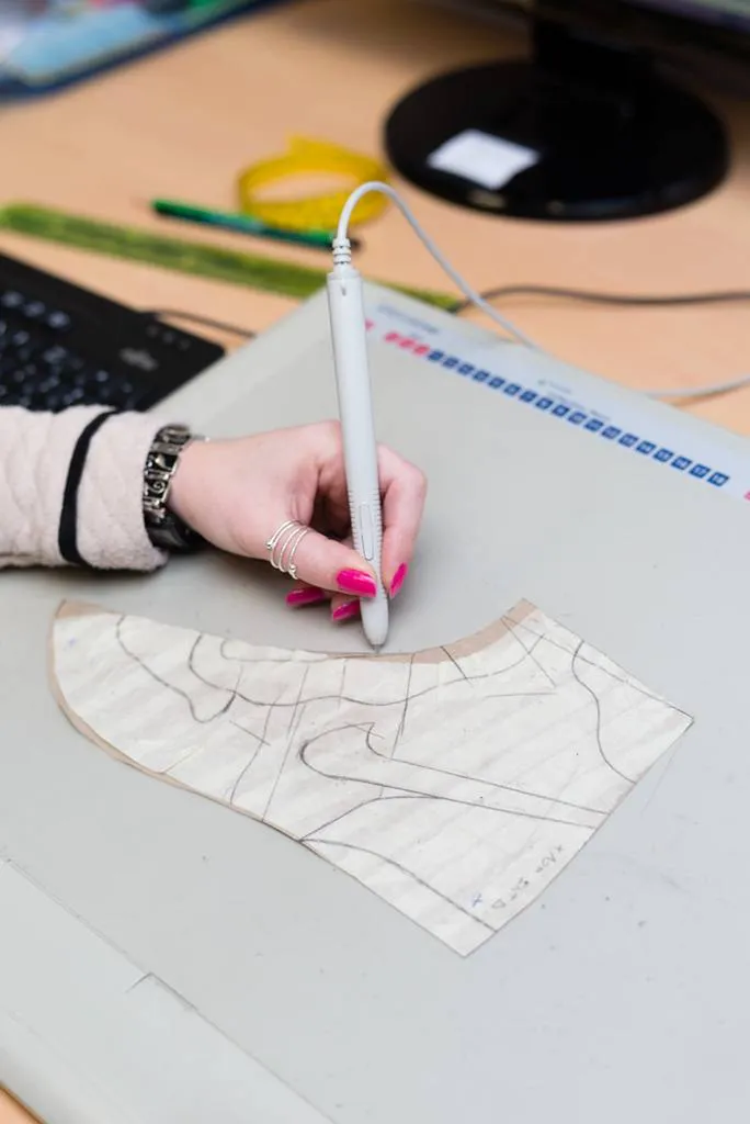 Conception de baskets orthopédiques sur mesure pour enfants, proche Evreux, 27