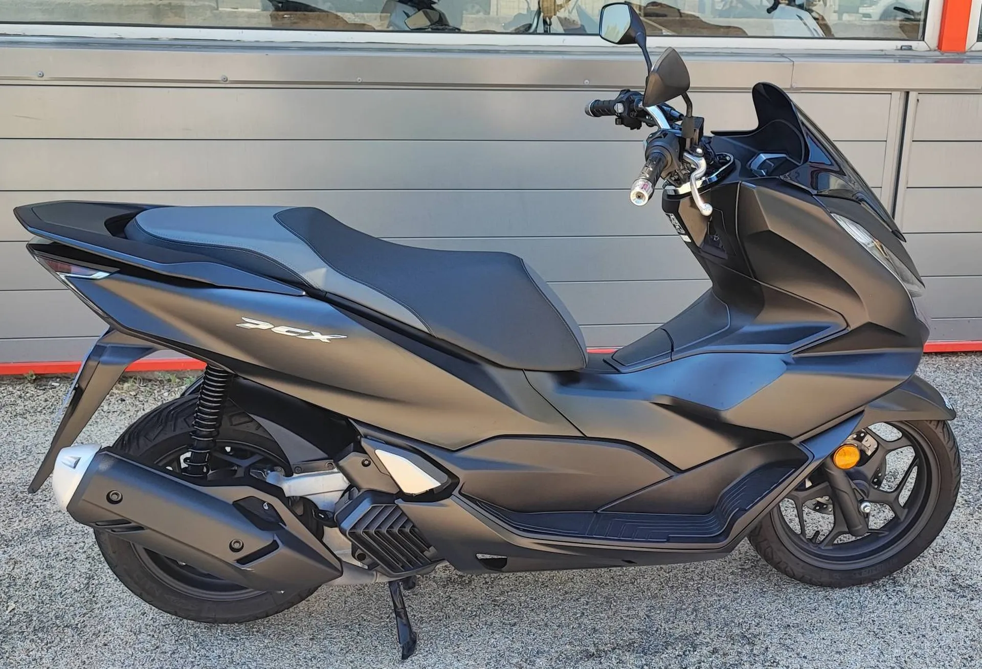 HONDA PCX 125 DU 03/2022 AVEC 7500 KM.