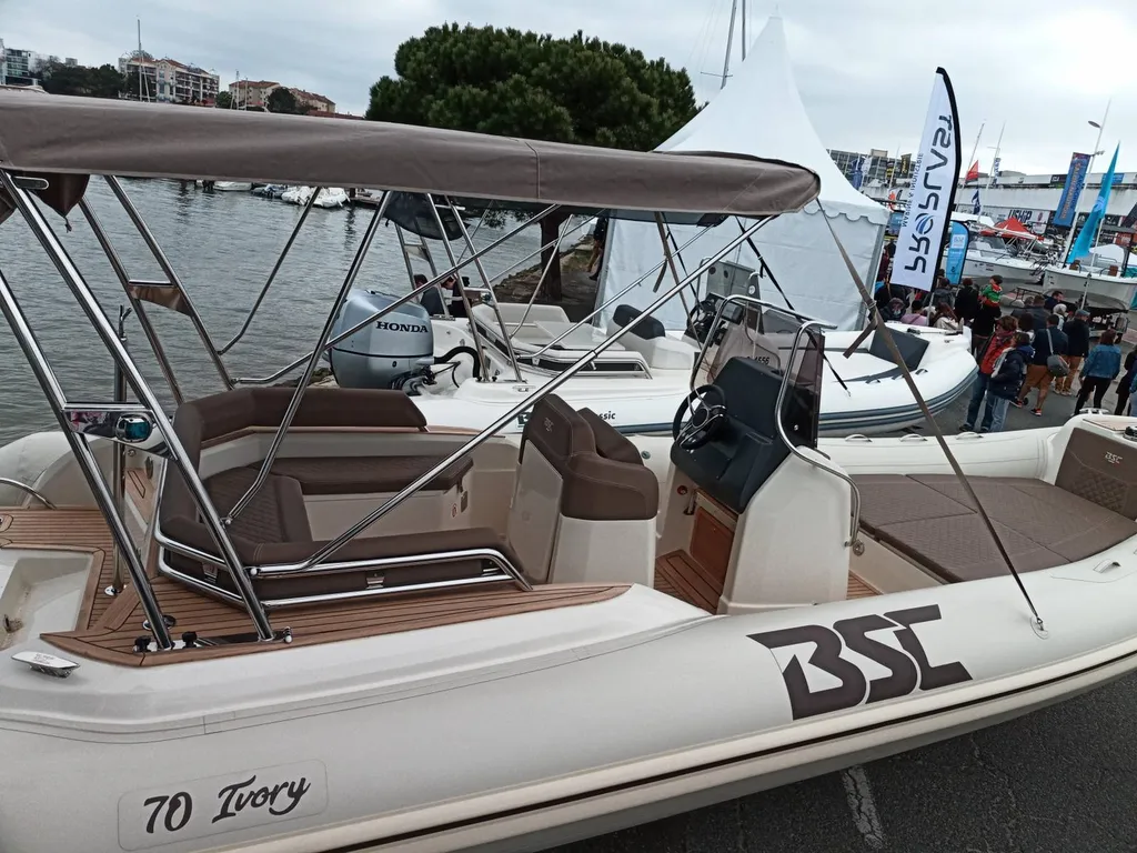 Bateau neuf semi rigide BSC 70 Ivory au cap ferret sur le Bassin d'Arcachon