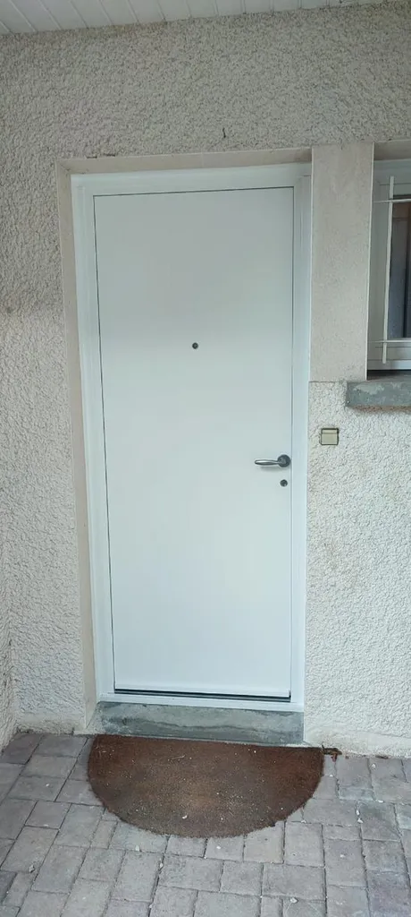 Porte d'entrée en aluminium à Fontaine les Dijon