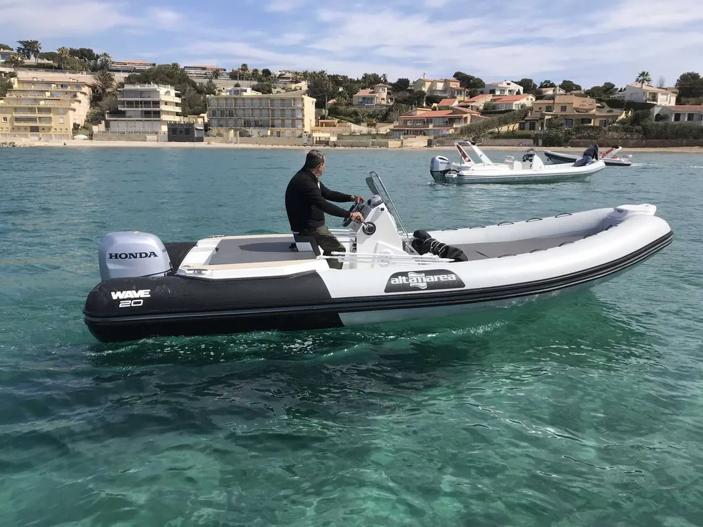 A vendre pneumatique Wave 20 en Martinique Rivière Salée