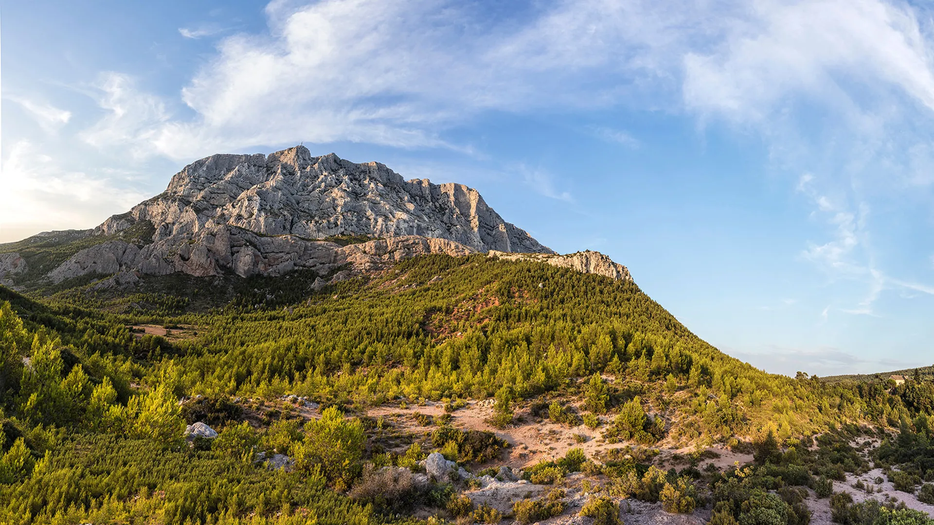 Thecamp Hôtel près du centre-ville d'Aix-en-Provence – Séjour nature au calme dans la garrigue