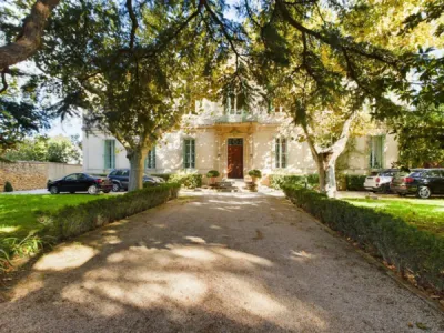 Hôtel particulier à vendre à Grans 