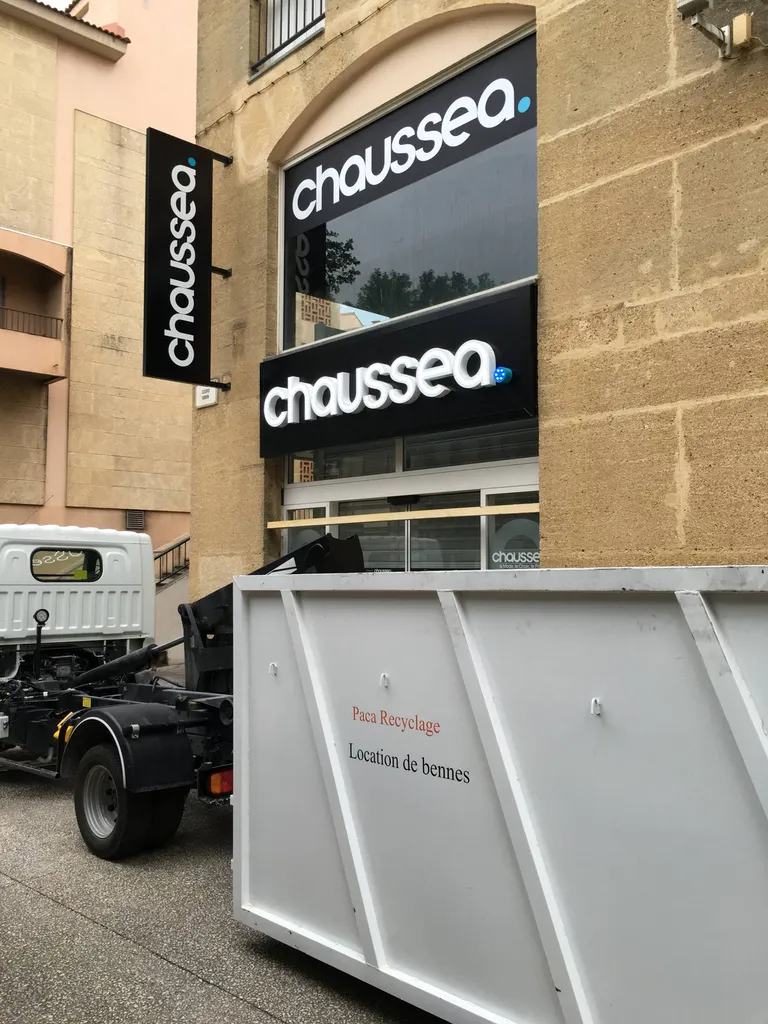 Location de bennes pour les entreprises sur Arles (13) et traitement des encombrants