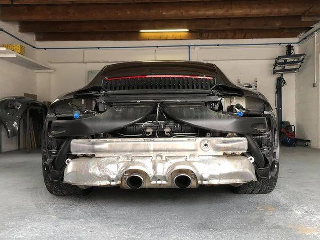 Réparation du Pare choc Arrière Porsche 991 Carrera 4S  à Carnoux en provence