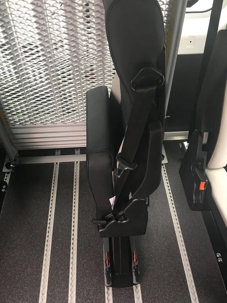 Louer un véhicule aménagé pour le transport de fauteuils roulants en Gironde