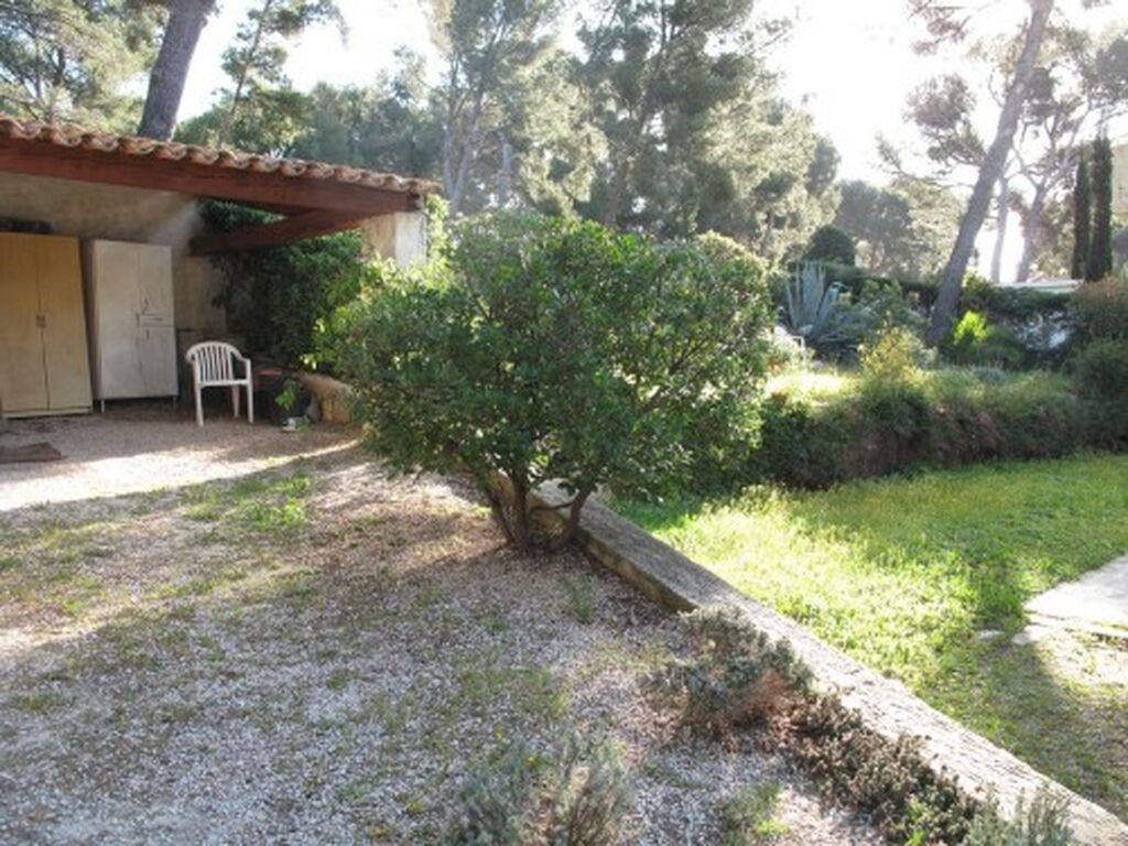 A l'achat maison 5 Cassis à toit plat avec piscine