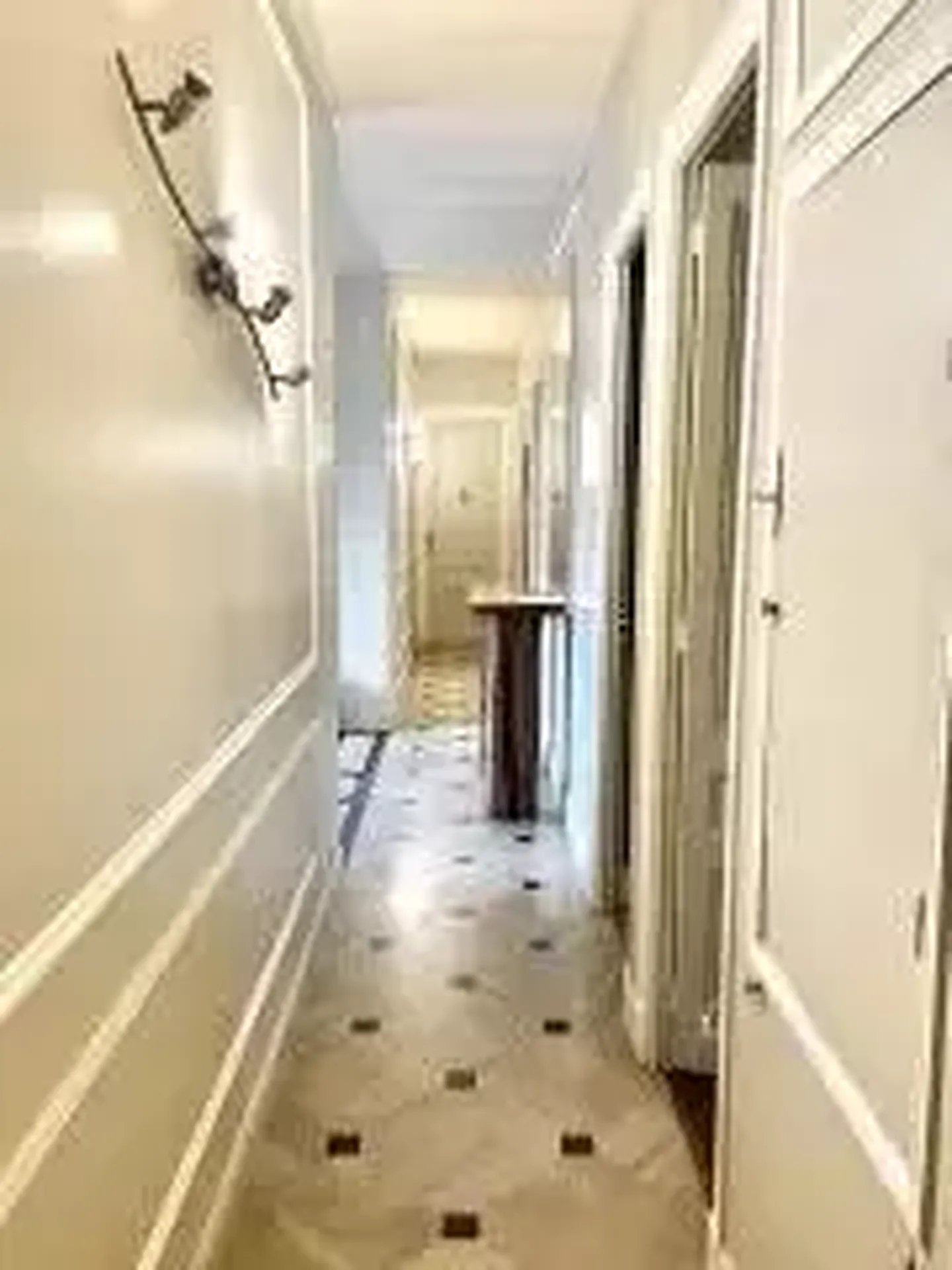 Location maison – 5 pièces – 4 chambres – 182 m² – 1 860 € / mois