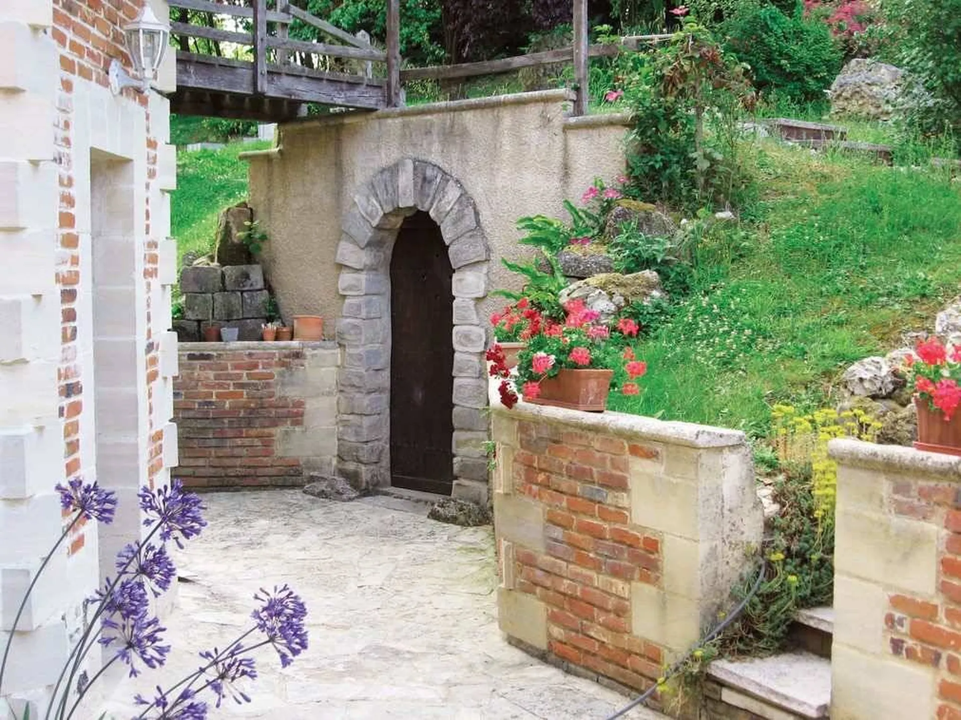 ANCIEN PRIEURE,  Région Cormeilles, Eure 27