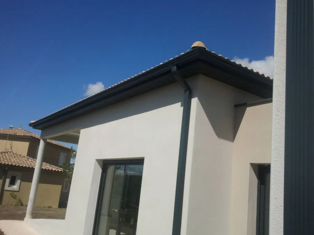 Choisir l'habillage d'avant toit en aluminium dans le Vaucluse Choisir l'habillage d'avant toit en aluminium dans le Vaucluse