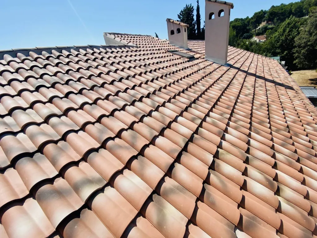 toiture fini en romane sur bouc bel air