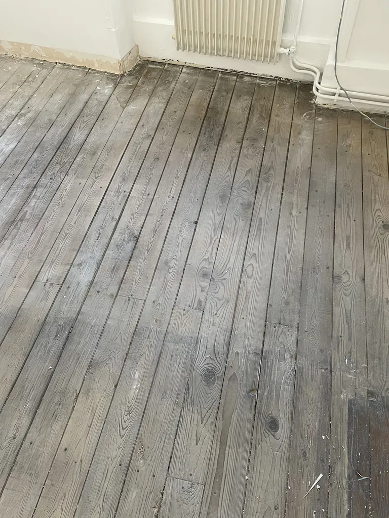 Parquet ancien avant travaux de ponçage et rénovation dans un appartement à Lyon (Rhône 69)