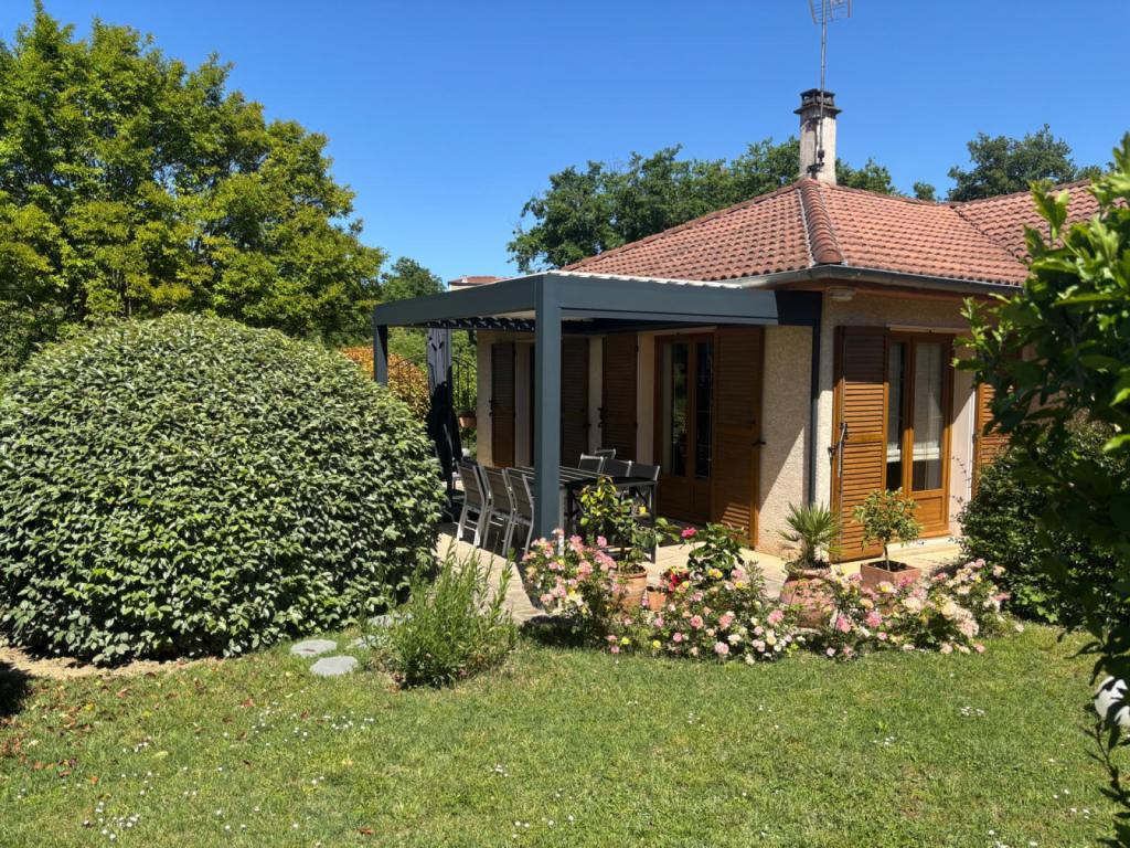 pergola alu bioclimatique Galaxie à Vernaison près de Givors par 3 Baies