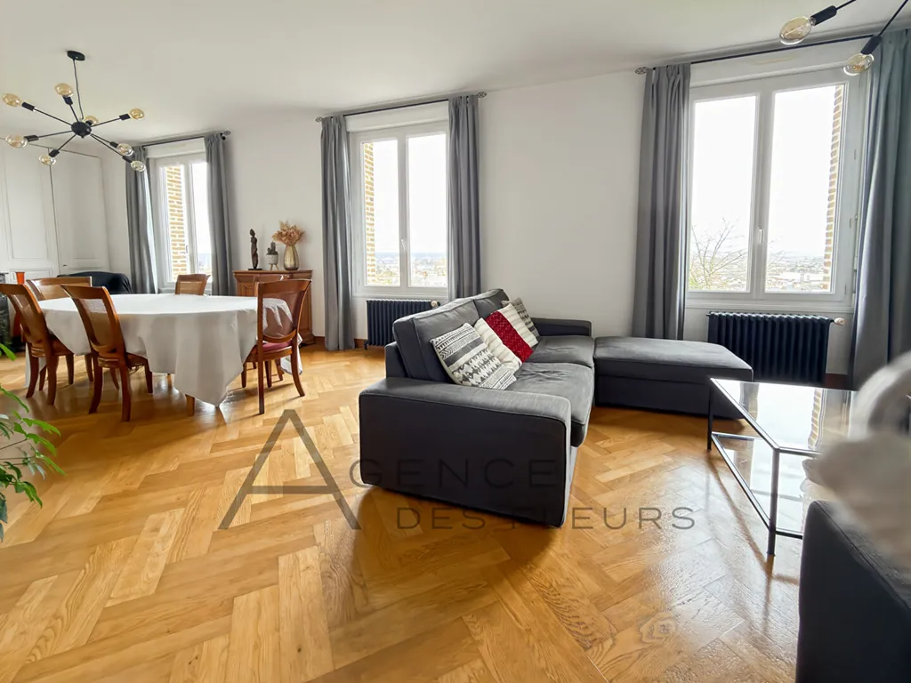 A vendre maison familiale de 131 m² édifiée sur 3425 m² de terrain commune de ELBEUF 76500