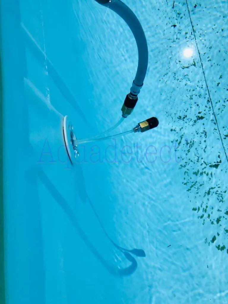 Mis en place d'un ballon obturateur dans une piscine à BANDOL 