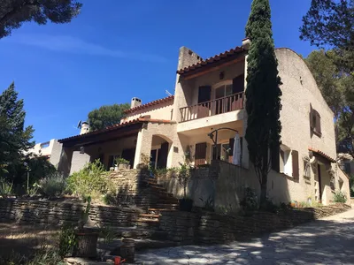 Cassis maison à vendre avec garage