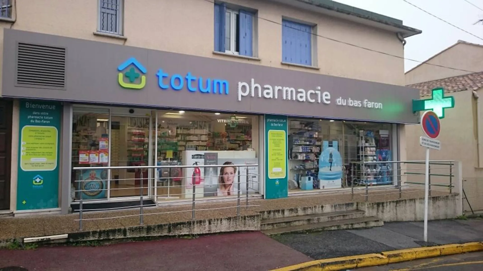enseigne lumineuse de pharmacie toulon