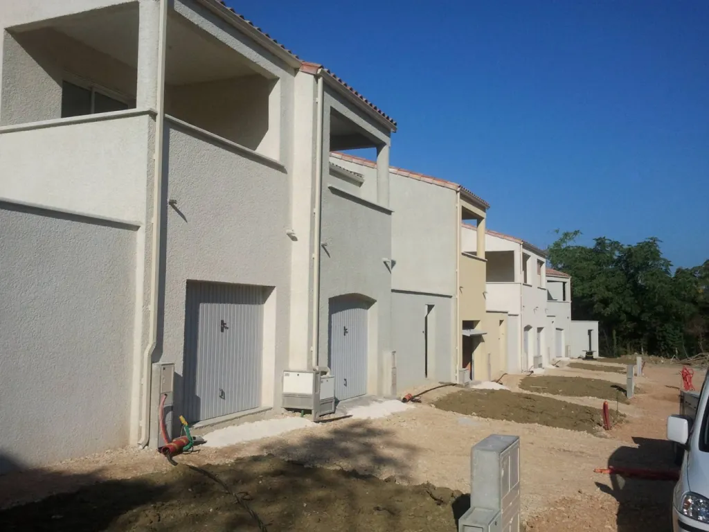 ENSEMBLE DE LOGEMENT COLLECTIF A ALES (GARD) ENSEMBLE DE LOGEMENT COLLECTIF A ALES (GARD)