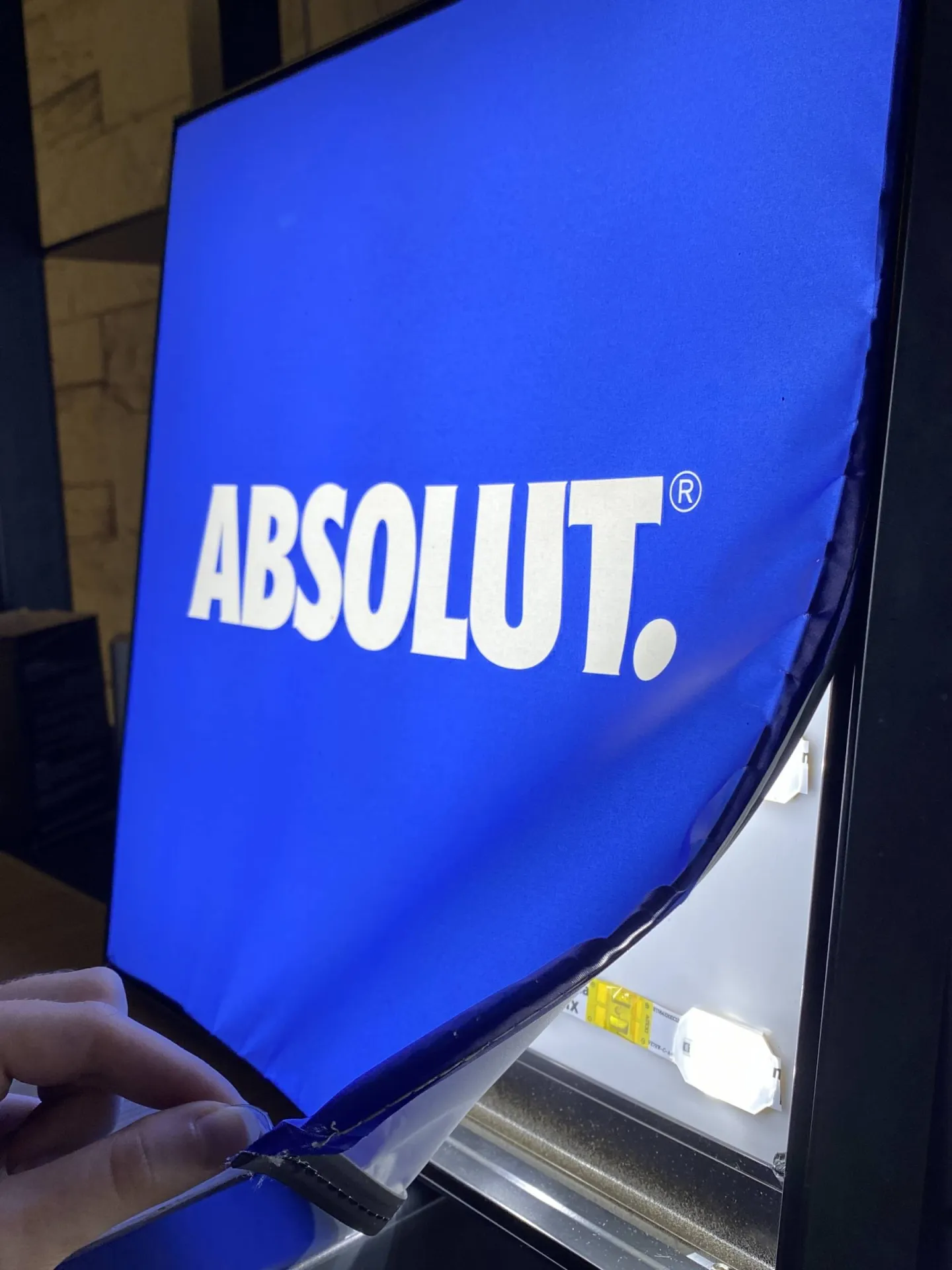 Cadre jonc cousu lumineux imprimé led Absolut profilé alu laquage noir 