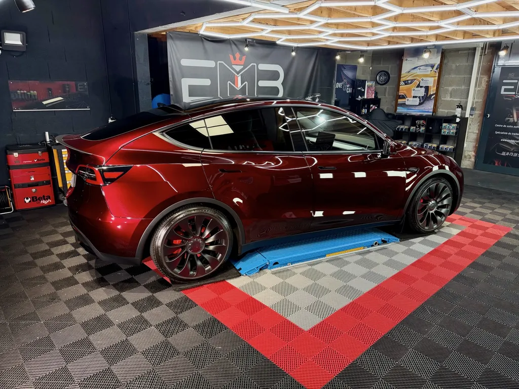 Protection céramique Tesla Model Y à Vaugneray – Sublimer et préserver votre SUV électrique près de Lyon
