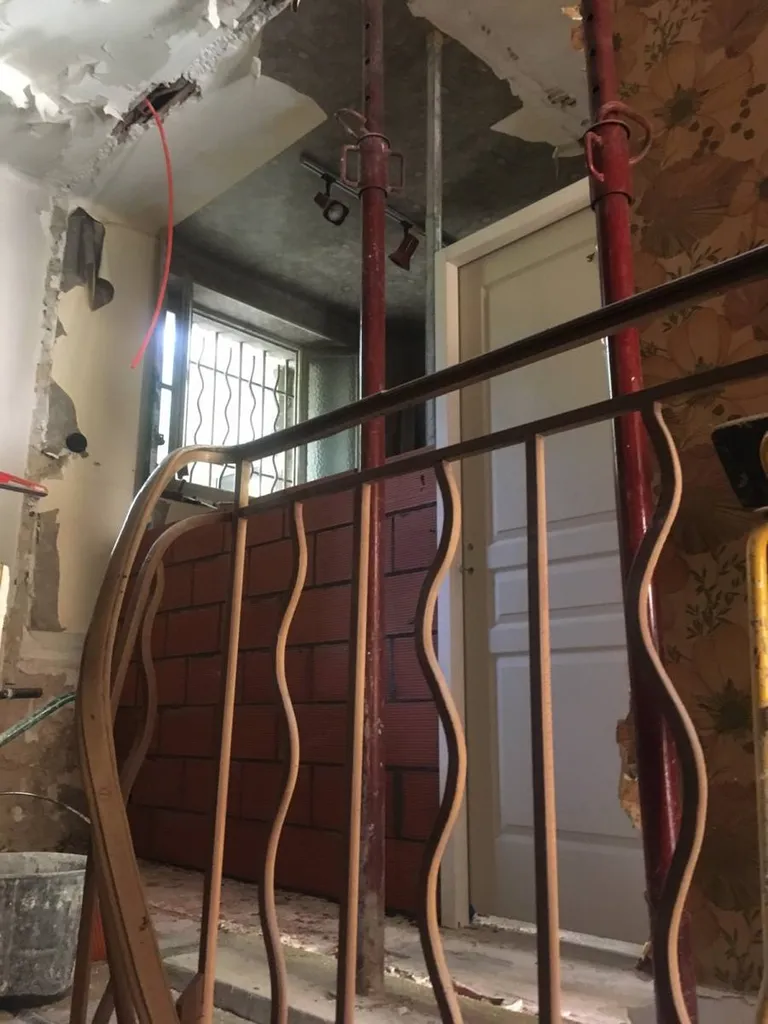 Aménagement d'un centre médical dans une maison de ville à Salon de Provence - 1er étage en travaux 