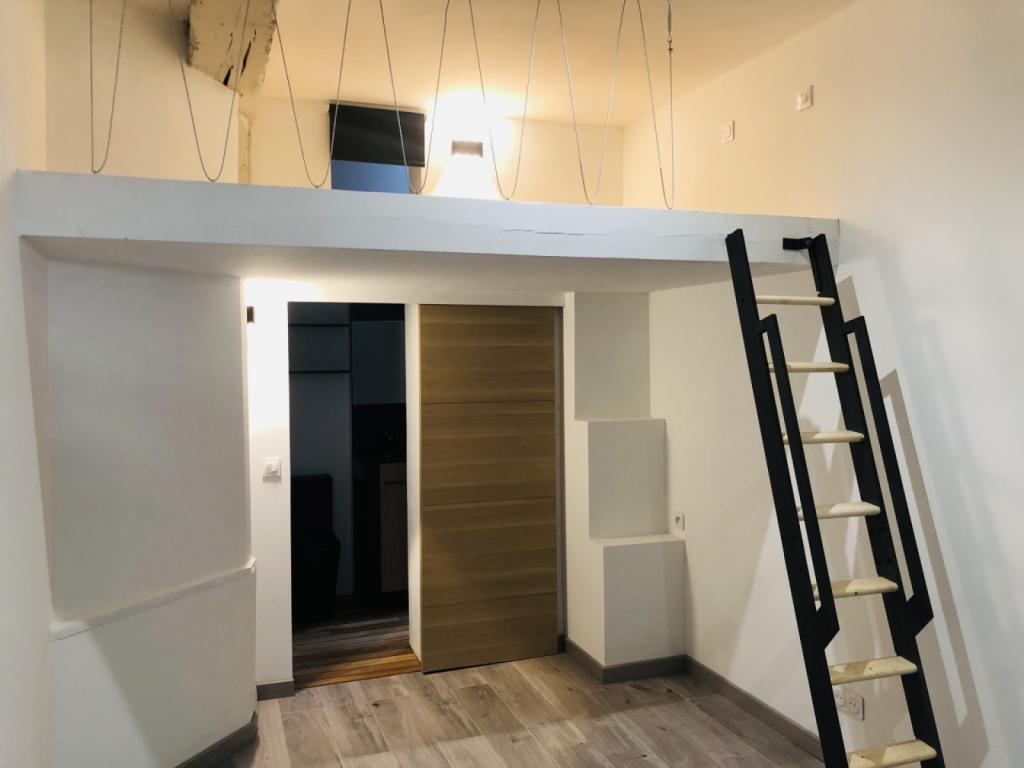 A vendre, appartement avec terrasse Quartier Hotel de Ville