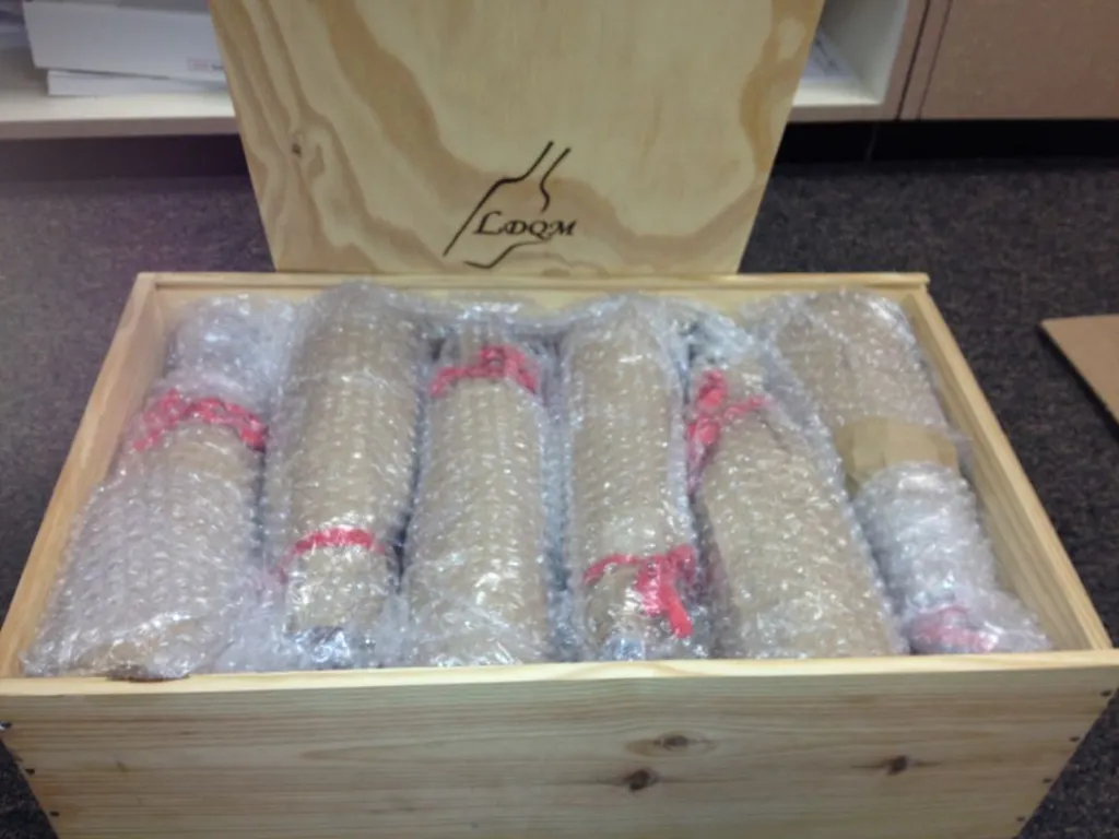 emballage personnalisé de vins pour coffret cadeau avant transport