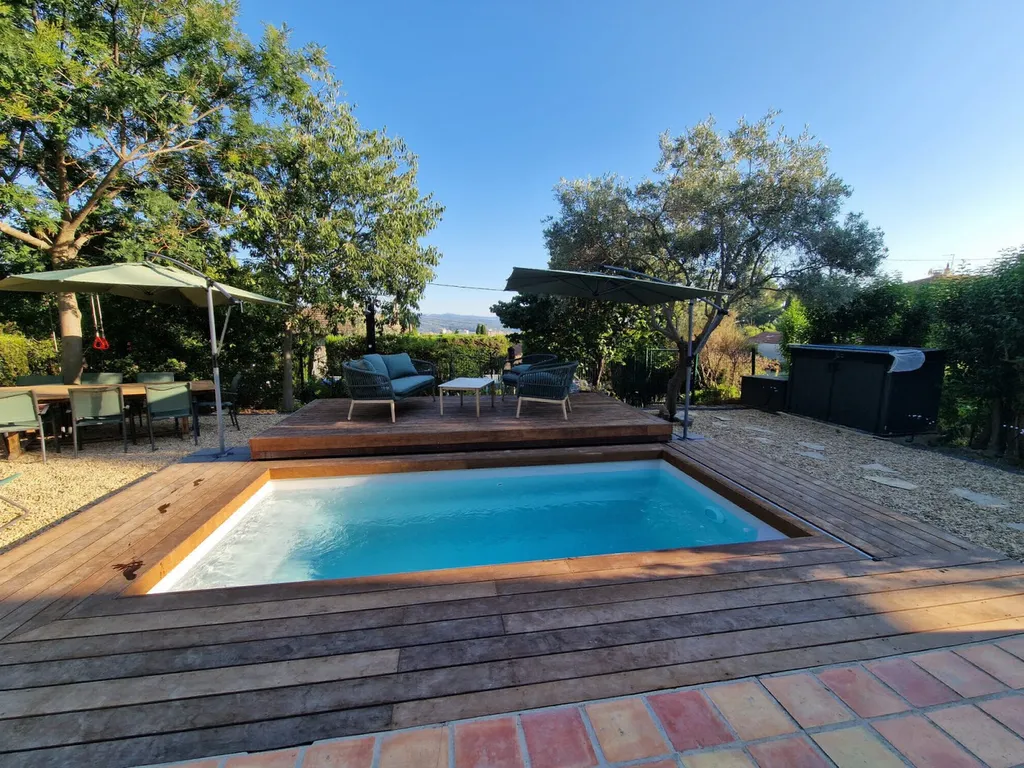 Réalisation d’une terrasse en bois exotique Itauba avec rolling deck (terrasse coulissante) à Aix-en-Provence (13)