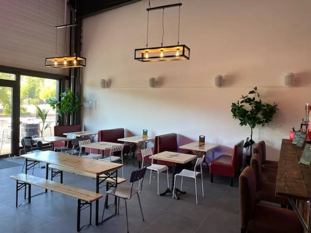 Installation sonorisation restaurant Le Caroline's Café à Pignans Var 83