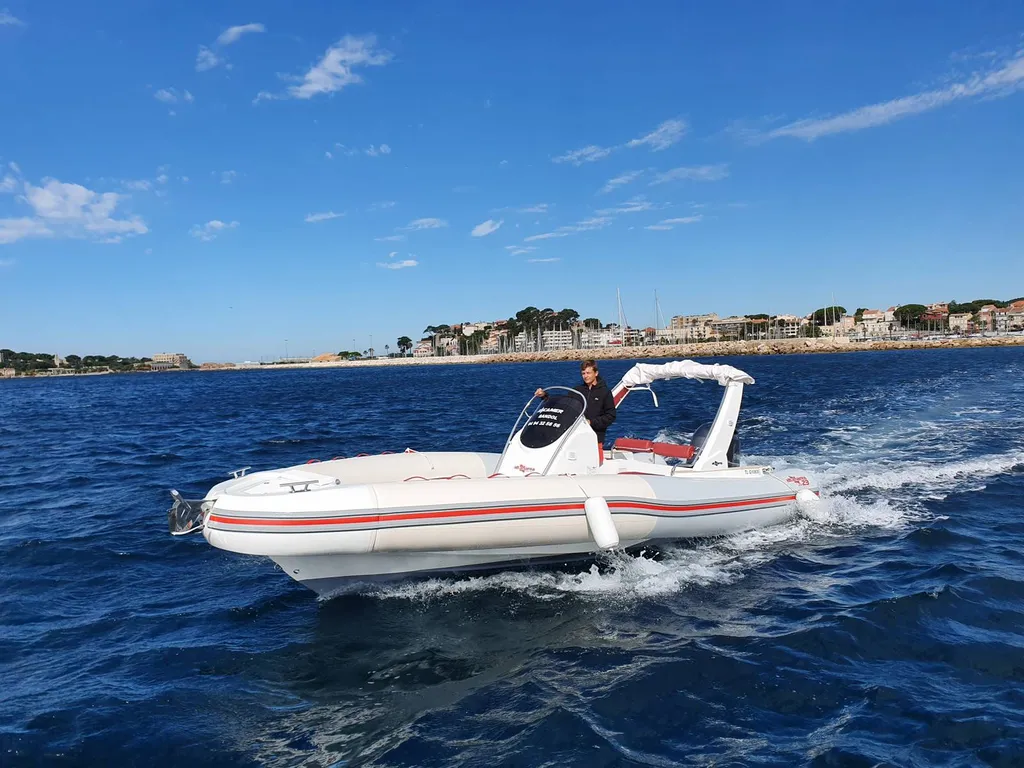 Wave 23 bateau à louer à Bandol