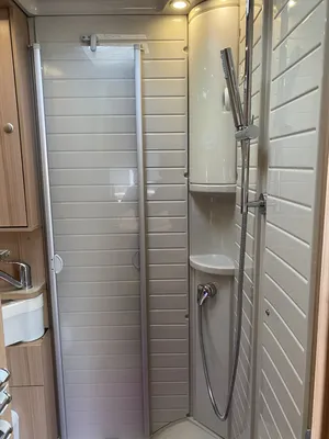 PAROI DE DOUCHE RIGIDE