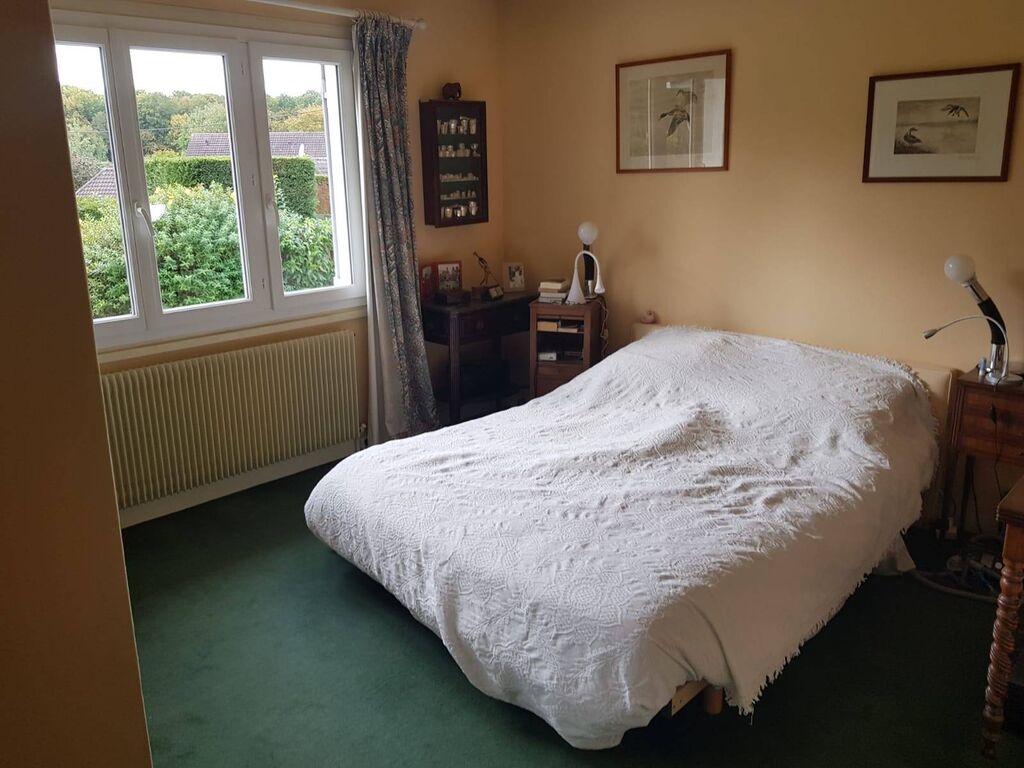 En lisière de forêt, au calme, proche de la mer