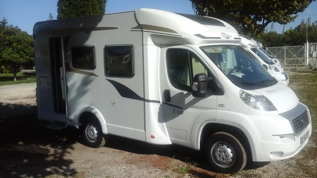 camping car profile moins de 6M a lancon de provence 13680