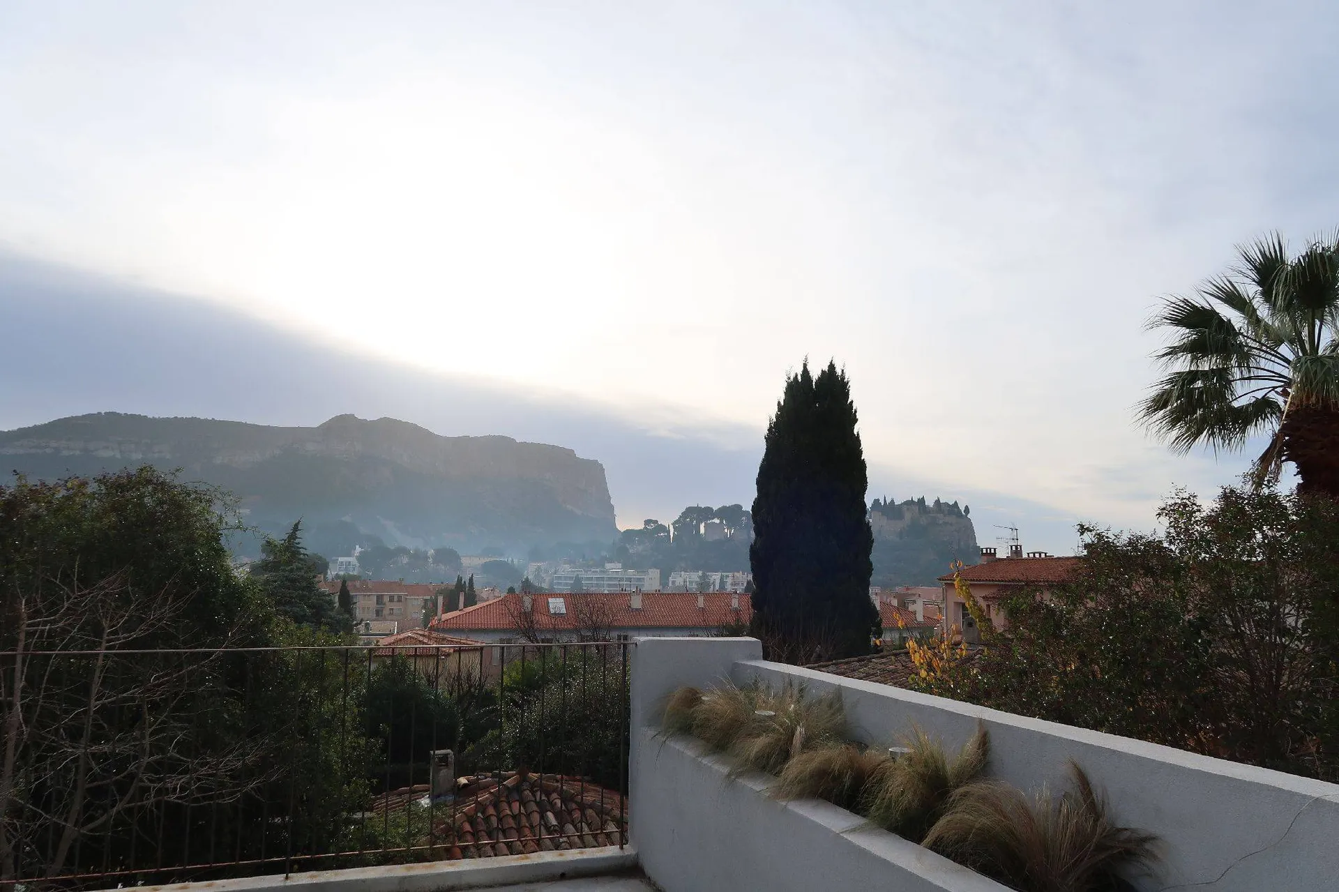 Vue dégagé sur le cap canaille villa de luxe à vendre à cassis